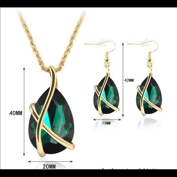 Emerald Color Stone Jewelry Set - Picture 2 of 2